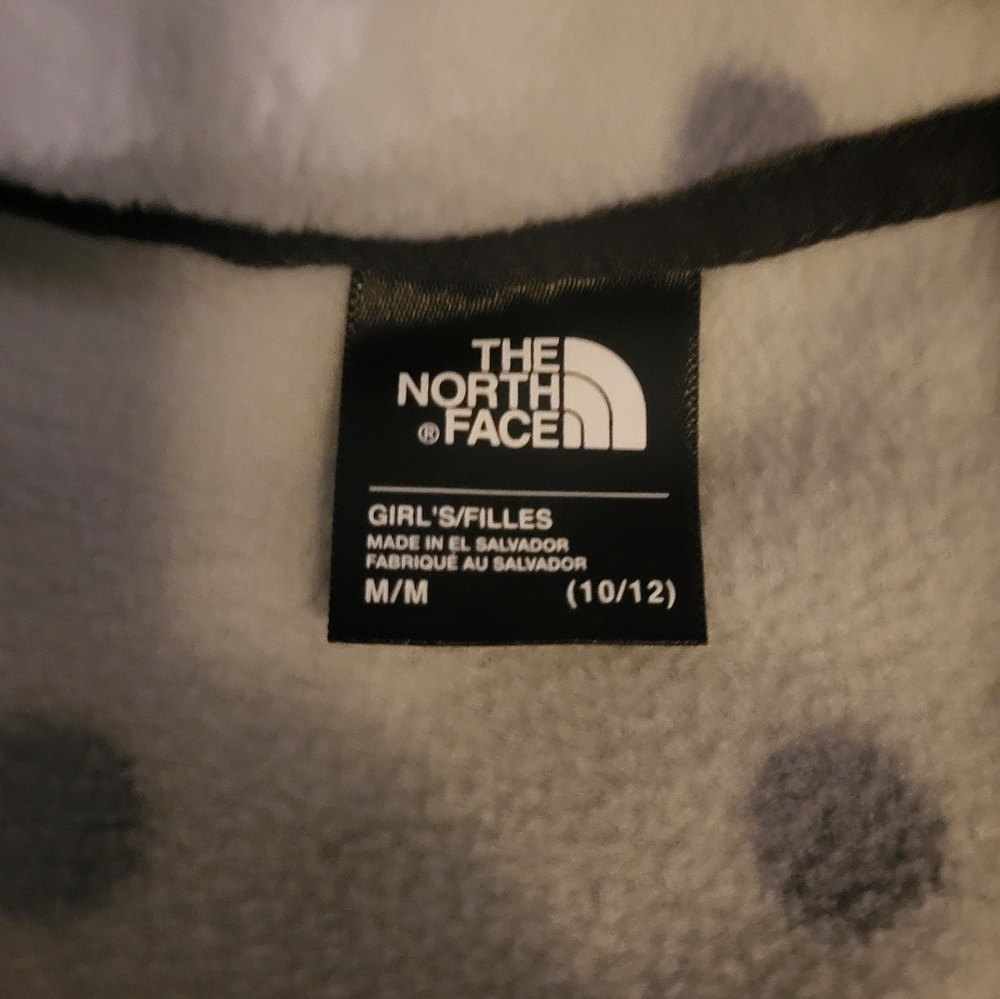 North face - Picture 2 of 4